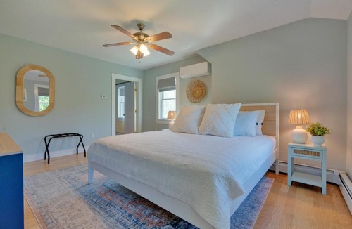 York Harbor House | Tidepools Retreat Poolside Family Fun