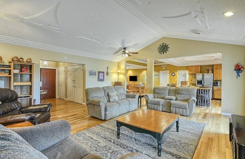 Mineral House | Tiki House, perfect large family getaway!