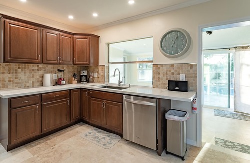 Echo Lake House | Tiki Paradise Oasis Home + Pool, Tiki Hut & 10 Min to Beach! New Outdoor Kitchen