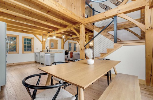 Bethel House | Timberframe Cabin with Hot Tub Close to Sunday River!