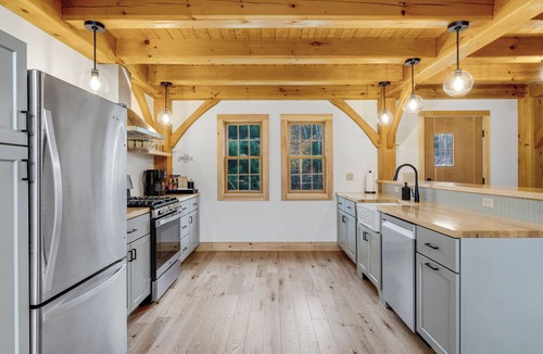 Bethel House | Timberframe Cabin with Hot Tub Close to Sunday River!