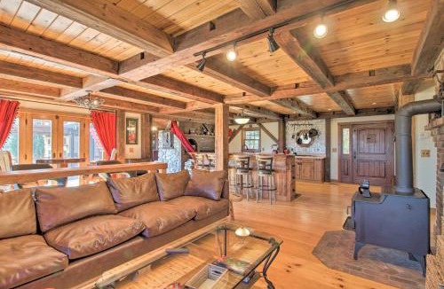 Putney House | Timeless Red Sox Retreat w/Scenic Mountain Views!