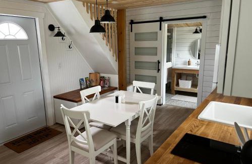 Homestead House | Tiny Farm Retreat Near Miami, Nature and Animal Experience