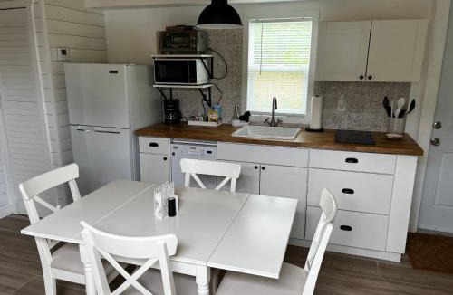 Homestead House | Tiny Farm Retreat Near Miami, Nature and Animal Experience