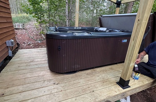 Whitefield Cabin | Tiny House with private hot tub on 100 acres