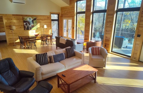 Faber Cabin | Top Rated River Cabin in the Heart of Nelson County. Close to all attractions!