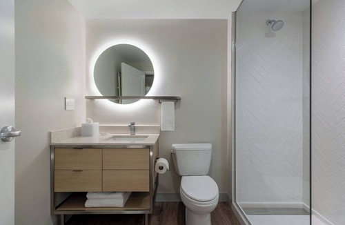 Central Newport News Hotel | Towneplace Suites By Marriott Newport News Airport