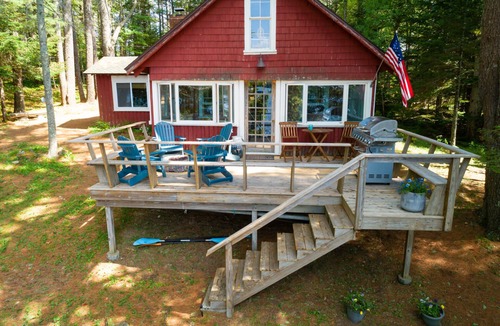 Franklin Cabin | Traditional Lakefront Cabin Located On Beautiful George's Pond