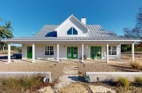 Hye House | Tranquil Farmstead with Beautiful Views of the Country, Fire pit