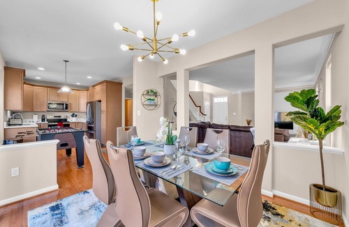 Dulles Town Center House | Tranquil Luxurious Home/Prime N Best Location