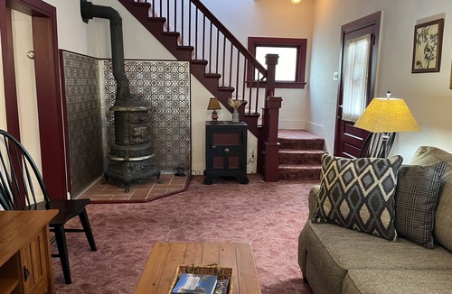 Milford House | Tranquil setting under 10 minutes to Dreams Park w/fire pit