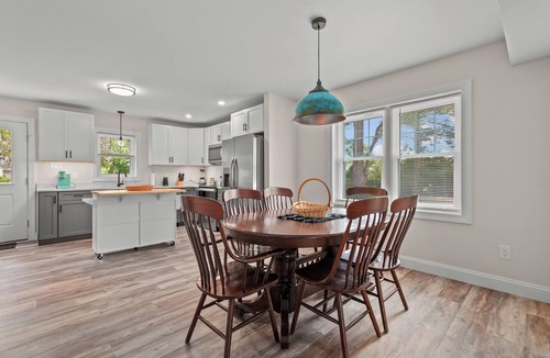 Deep Hole House | Tranquility | New Build, Sleeps 11, Fire Pit, Cornhole + Pet Friendly