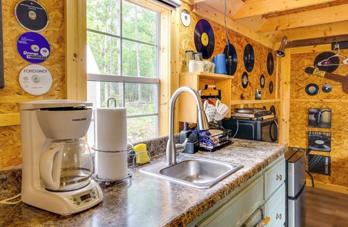 Higden Cottage | Tree-Lined Higden Retreat: Close to Parks + Trails