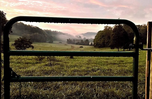 Hood Apartment | Triquetra: A Shenandoah Farmstay Retreat