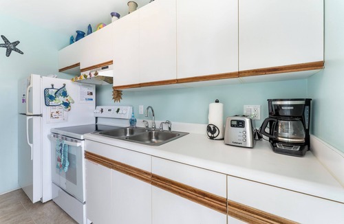 Truman Annex Condo | Tropical Condo Shared Pool + Near Duval St | Month-Long Stays | A Siesta Bay