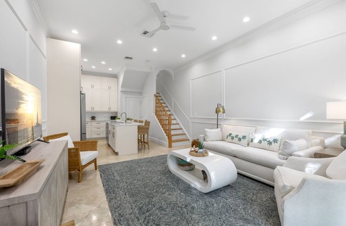 Truman Annex House | TROPICAL FRONT ~ Remodeled 2 BR, 2.5 Ba w/Parking in Perfect Location!