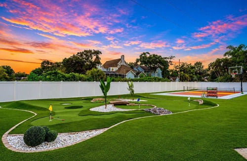 Clearwater House | Tropical getaway w Pool, Pickleball & Game Room