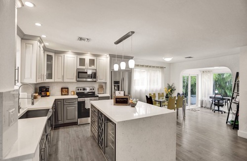 Pompano Isles House | Tropical Oasis close to all South Florida offers!