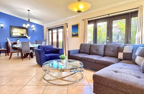 Sunset House | Tropical Oasis home w Community Pool great area