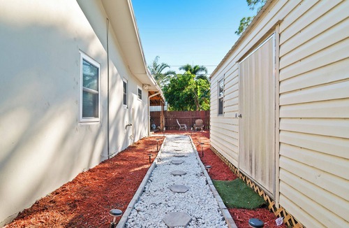 Boynton Beach Villa | Tropical Spa Escape! Pool/Spa/Sauna WIFI 4Bdrm 8 Min Bch