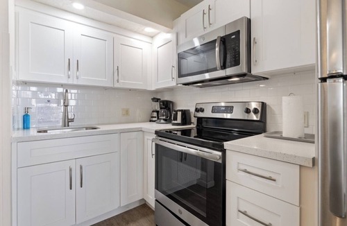Lower Matecumbe Beach Condo | Tropical Tranquility: Oceanview 1BR Suite on the Island