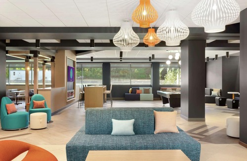 Westmere Hotel | Tru By Hilton Albany Crossgates Mall
