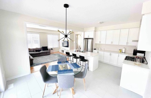 Thorold House | Two Adjacent Homes with 8 Bedrooms