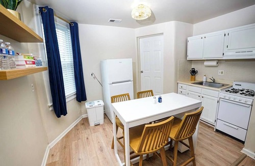 Capitol Hill Apartment | Two Bedroom- 10 Mins to Sports & Museums