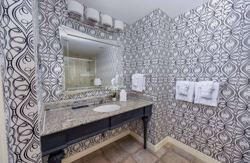Theater District Hotel | Union Square Steps | Italian Bar + Pet Friendly