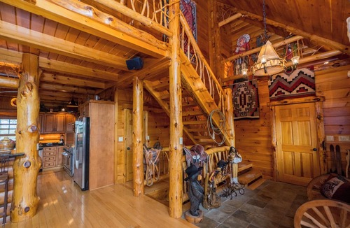 Johnsonville House | Unique Log Cabin, Hudson Riverfront, minutes to Saratoga