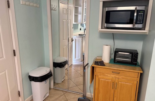 Misquamicut Apartment | Unit 8 Charming studio in superb Westerly with WiFi, AC