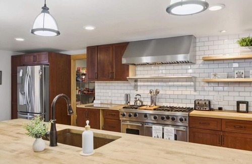 Gilford House | Updated 4BR, Game Room/Bar, Private, Near Gunstock