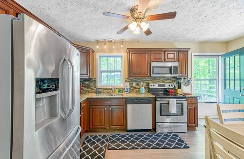 Louisa House | Updated dog-friendly house with water access, firepit, WiFi, & boat slip launch
