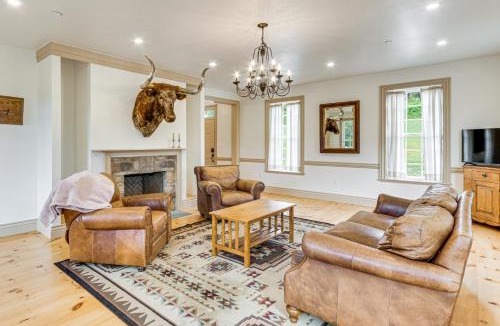 Middletown House | Updated Farmhouse < 2 Mi to Historic Middletown!