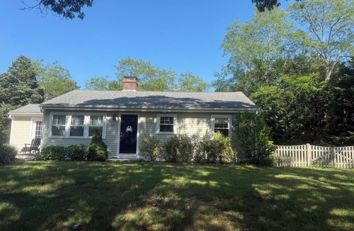 North Eastham House | UPDATED & IMMACULATE HOME! Walk to beach, a/c, WiFi, fire pit!