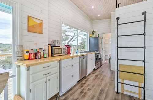 Lakehurst House | Updated Texas Tiny Home Rental on Lake Travis