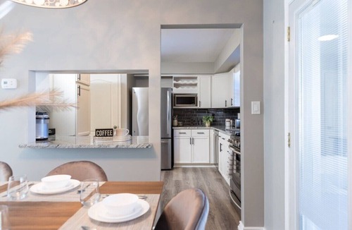 St. Catharines House | Upscale 3BR Designer House with POOL!