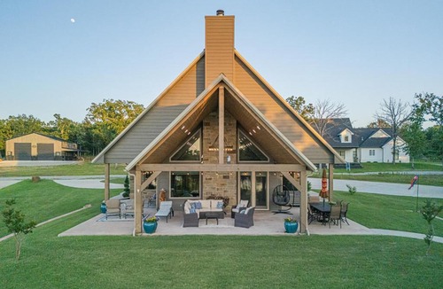 Eufaula House | Upscale A-Frame Escape w/Lake Access in Quinton!