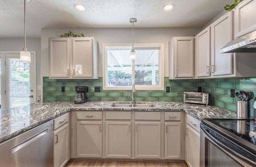 Boise House | Upscale House with Outdoor Seating/Firepit