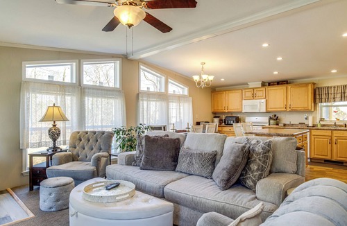 Deal Island House | 1 Mi to Boat Ramp: Peaceful Deal Island Home!