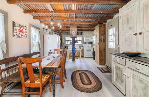 Deal Island House | Set Sail to the Rusty Anchor! Your Perfect Getaway on Deal Island, MD