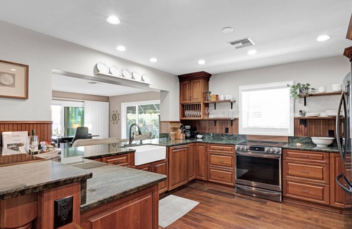 Silver Shores House | Vero Beach Riverfront Private Home! Hot Tub, Bike to Beach, Kayaking, SUP