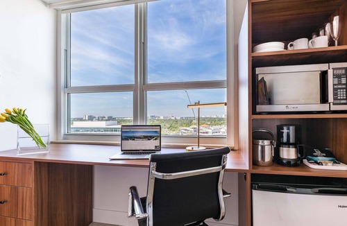 Coconut Grove Apartment | Vibrant Studio | Workspace | City Views