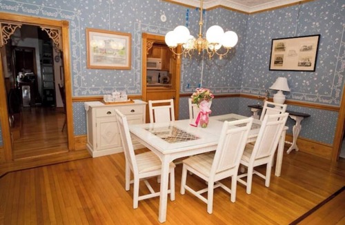 Beach Haven Apartment | Victorian Beachside Apartment