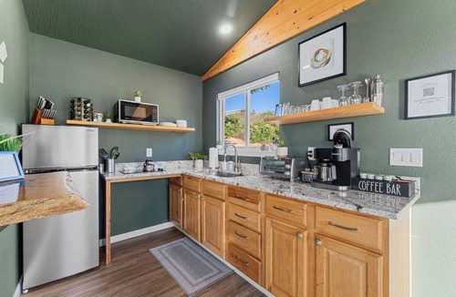Omaha House | Views! Private Hot tub and Fire Pit! Lux Couple's Retreat