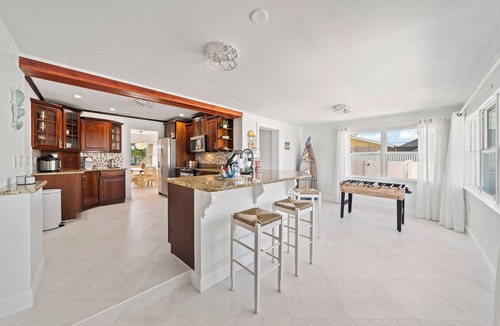 Indian Harbour Beach House | Villa Paradisus. Heated Pool! 6 min to the beach