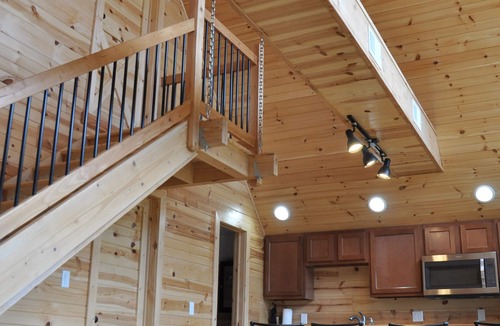 Urbana Villa | Villa with Majestic Views of Monocacy River. Sleeps 5, 2 Bath, Full Kitchen
