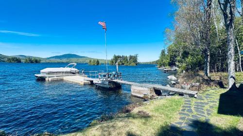 Greenville House | Vintage lakefront cabin with incredible water views, private dock & pebble beach