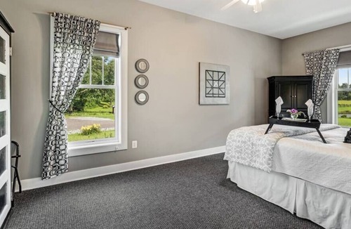 Reva Apartment | WALDEN HALL ESTATE - EMERSON POOL SUITE APARTMENT