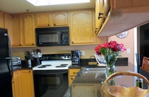 Madeira Beach Condo | Walk the long beach! Building complex on beach new pricing till yr end